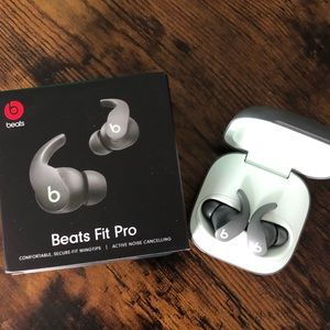 Almost brand new Beats Fit Pro. Only selling because I have oddly shaped ears.